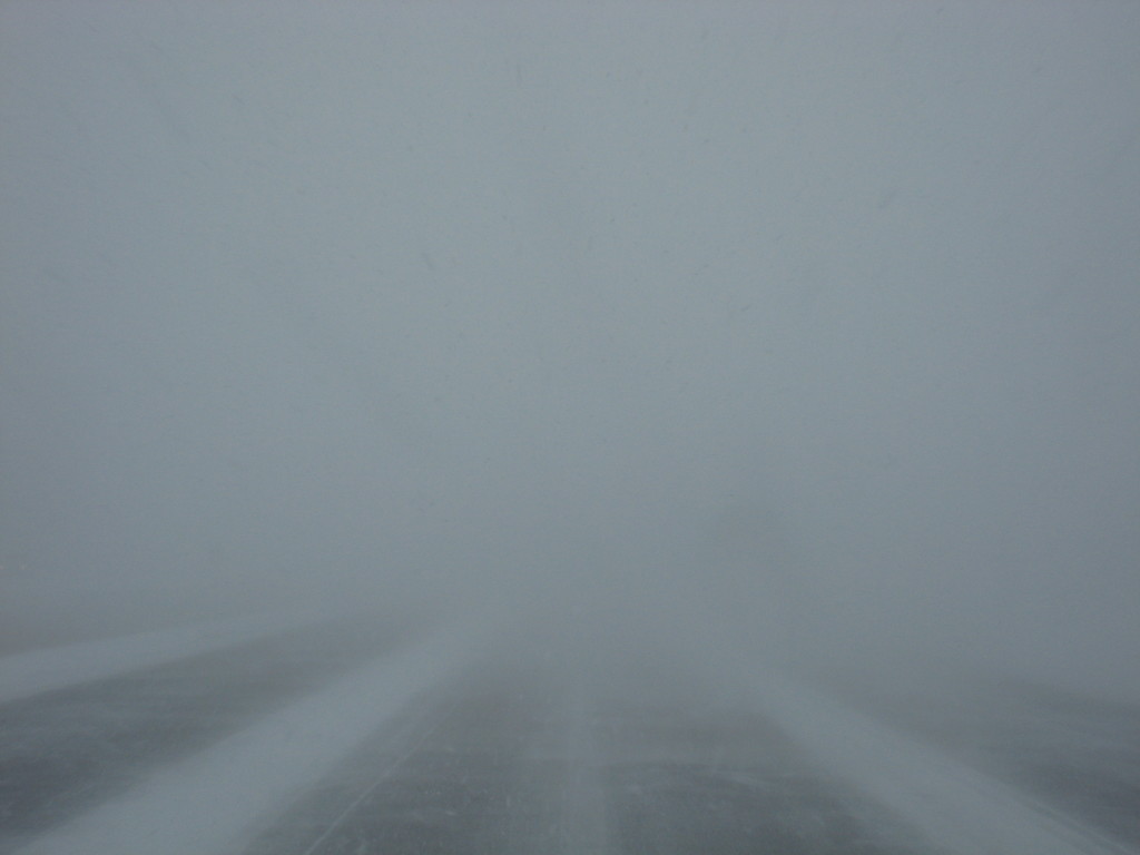 Whiteout_on_Ontario_Highway_404